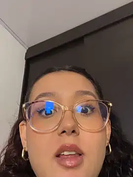 kittysophie  online show from February 1, 2026, 11:03 pm