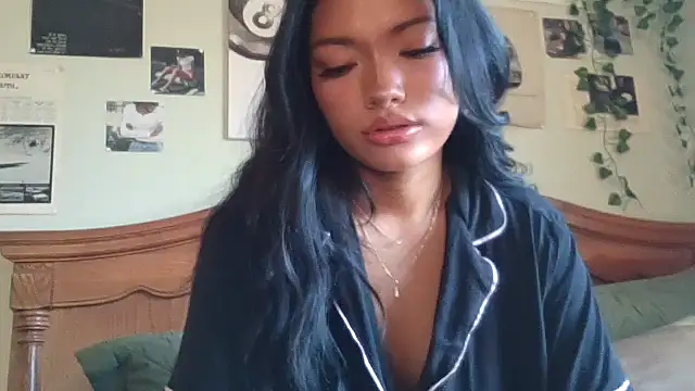 ellianajean online show from February 14, 2026, 11:45 pm