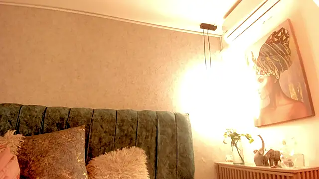 Aleera Walton online show from April 2, 2026, 8:06 pm