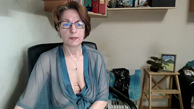 katemodel online show from May 21, 2026, 6:42 am