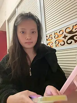 BIGBABYYEYE online show from March 3, 2026, 1:28 pm