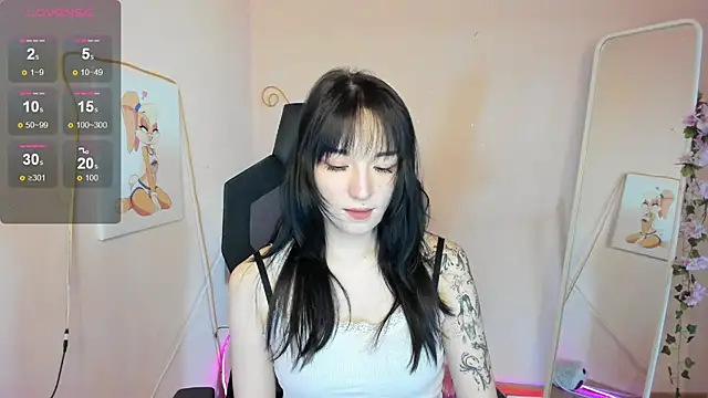 AliceeinWonderlanddd online show from May 23, 2026, 2:06 am