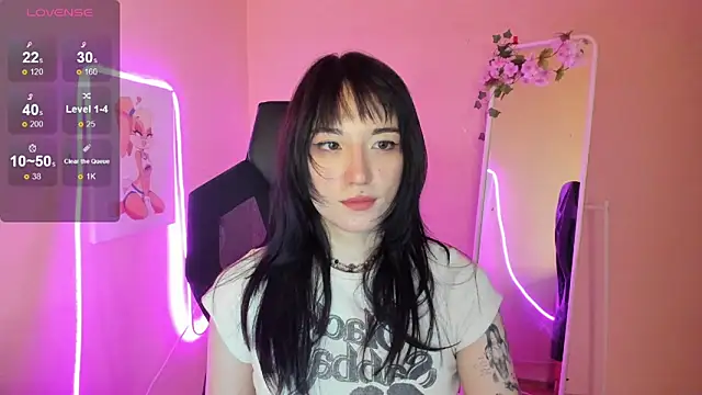 AliceeinWonderlanddd online show from June 11, 2026, 2:11 am