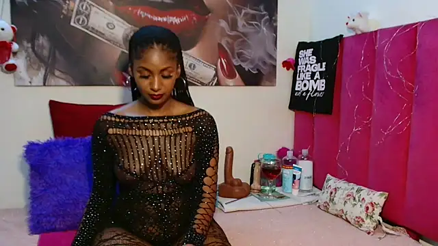 Snapshot of Moreish-06 chatting on April 4, 2026, 6:05 pm Moreish-06 online show from April 4, 2026, 6:05 pm