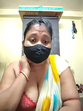 Curvy Trisha online show from June 11, 2026, 5:05 am