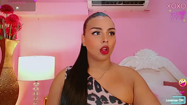 Maia Hotts online show from April 1, 2026, 9:01 pm