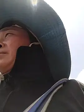 Neoone 1 online show from April 25, 2026, 4:37 am