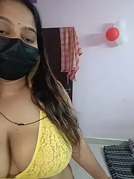 Aliya Hott online show from July 6, 2026, 6:32 am