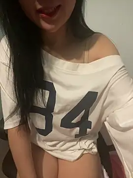 Snapshot of hotgirl-sexy chatting on April 19, 2026, 3:00 pm hotgirl-sexy online show from April 19, 2026, 3:00 pm