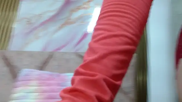 ElaMurray02 online show from April 14, 2026, 12:44 pm