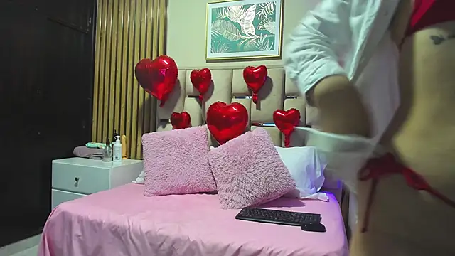 Melanyxx- online show from February 13, 2026, 3:24 am