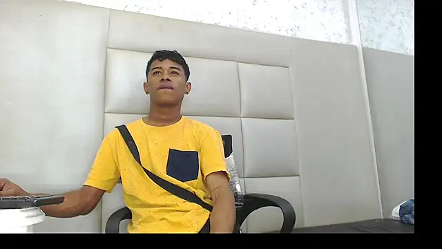 TonnyMarck online show from February 17, 2026, 2:52 am