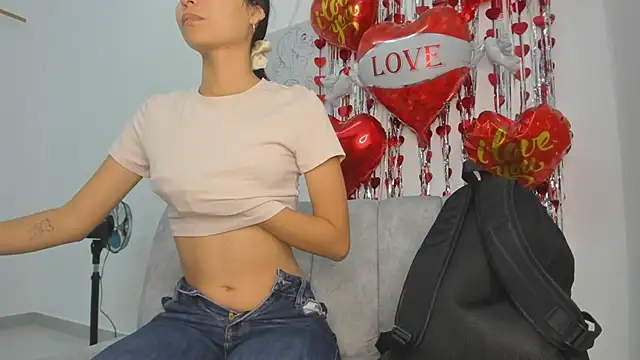 velvetluna  online show from February 20, 2026, 11:11 am