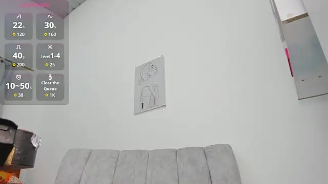 velvetluna  online show from March 20, 2026, 10:09 am