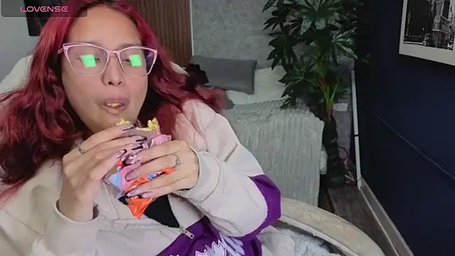 saphire  online show from April 5, 2026, 1:14 am