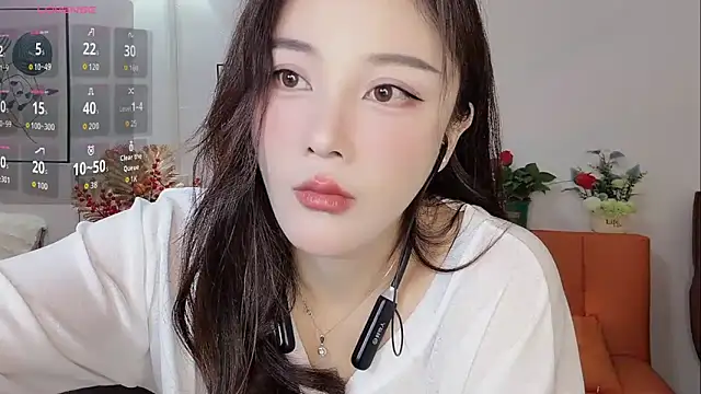 Snapshot of Lisa-295188 chatting on February 27, 2026, 7:19 am Lisa-295188 online show from February 27, 2026, 7:19 am