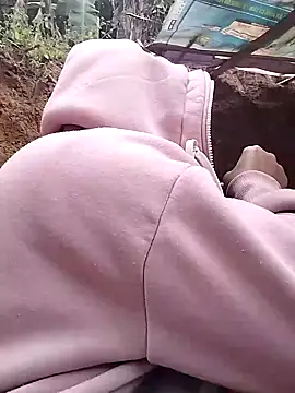 Ella-aa online show from February 10, 2026, 7:12 am