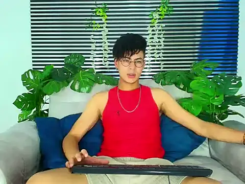 Snapshot of ThiiagoSaeenz chatting on March 1, 2026, 4:25 am ThiiagoSaeenz online show from March 1, 2026, 4:25 am