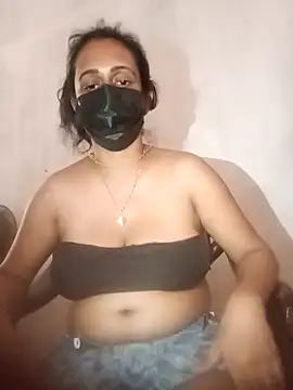 Snapshot of Rithu-SL chatting on February 3, 2026, 7:35 am Rithu-SL online show from February 3, 2026, 7:35 am