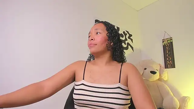 Snapshot of Nia13 chatting on February 26, 2026, 1:04 am Nia13 online show from February 26, 2026, 1:04 am