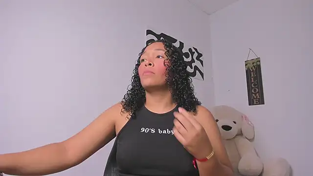 Nia13 online show from April 15, 2026, 12:39 am