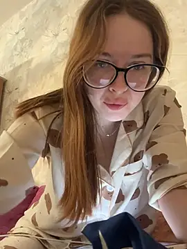 Snapshot of MalliSun chatting on February 10, 2026, 3:27 pm MalliSun online show from February 10, 2026, 3:27 pm