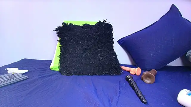 melany roberts  online show from March 12, 2026, 3:12 am