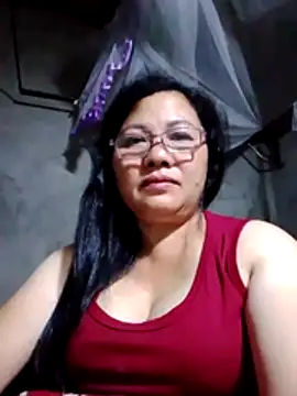 Cold-girlr12 online show from May 4, 2026, 3:19 pm