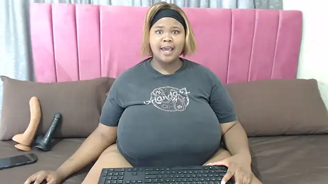 BustyBmw online show from March 18, 2026, 10:51 am