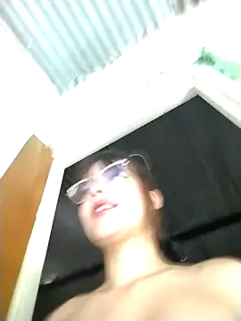 Snapshot of Melissa_giratt chatting on February 12, 2026, 10:27 pm Melissa giratt online show from February 12, 2026, 10:27 pm