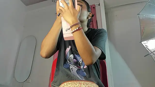 Snapshot of luna_velveth chatting on February 28, 2026, 1:17 am luna velveth online show from February 28, 2026, 1:17 am