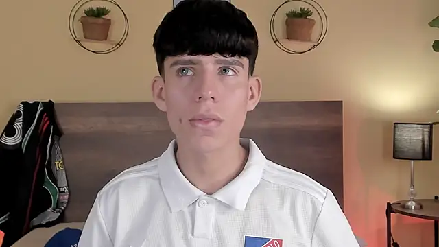 Snapshot of Angel_eros_ chatting on February 19, 2026, 4:52 am Angel eros online show from February 19, 2026, 4:52 am