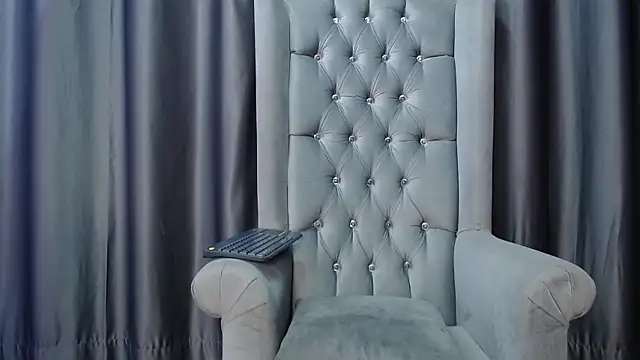 Snapshot of Ellie_Dollie chatting on July 4, 2026, 10:16 pm Ellie Dollie online show from July 4, 2026, 10:16 pm