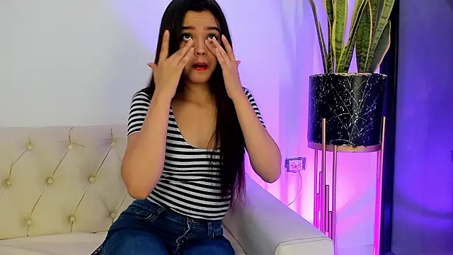 Snapshot of liorah_wolf chatting on February 13, 2026, 7:54 pm liorah wolf online show from February 13, 2026, 7:54 pm