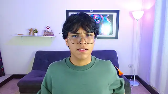 Maecum18 online show from March 3, 2026, 9:21 pm