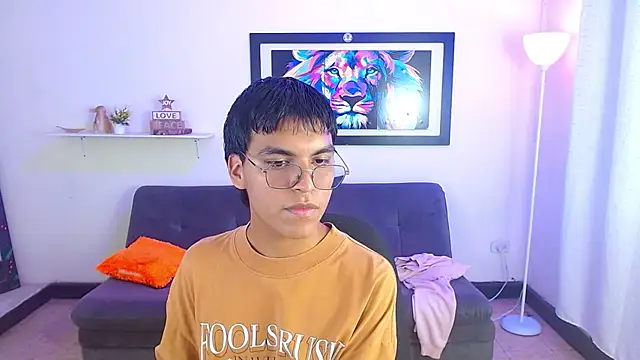 Maecum18 online show from April 16, 2026, 9:39 pm