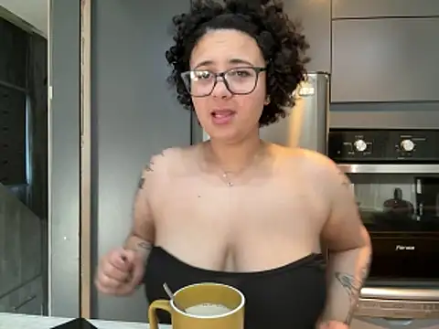 BabyChanntal online show from April 3, 2026, 12:36 pm