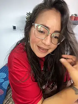 Snapshot of alisbloom chatting on February 6, 2026, 6:00 pm alisbloom online show from February 6, 2026, 6:00 pm