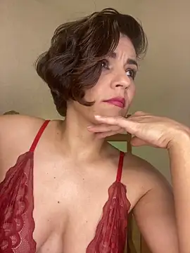 Snapshot of eva_luz chatting on February 16, 2026, 9:44 pm eva luz online show from February 16, 2026, 9:44 pm