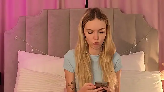 NikkiRyx online show from August 2, 2026, 4:27 pm