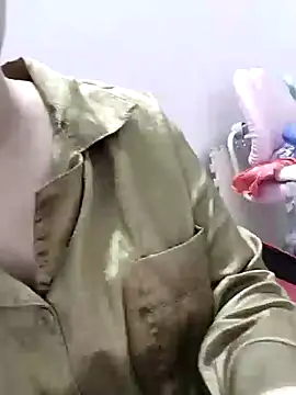 Snapshot of Emyeusexy88 chatting on February 7, 2026, 1:04 pm Emyeusexy88 online show from February 7, 2026, 1:04 pm