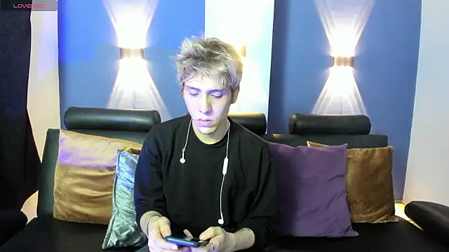 DannyParker  online show from March 1, 2026, 9:06 pm