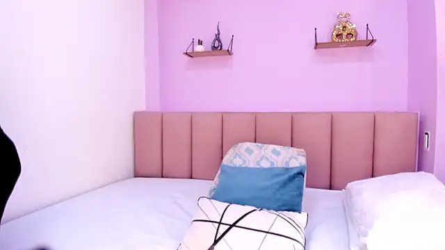 sam doll  online show from April 13, 2026, 7:19 pm