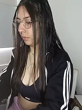 Snapshot of Nikolth_4 chatting on February 5, 2026, 4:33 pm Nikolth 4 online show from February 5, 2026, 4:33 pm