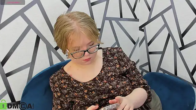 Lauraaa Smith online show from February 13, 2026, 1:45 am