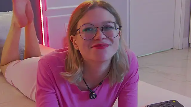 Snapshot of Ivy_Allen chatting on February 6, 2026, 5:38 pm Ivy Allen online show from February 6, 2026, 5:38 pm