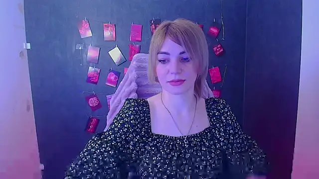 Snapshot of CuttieEmma chatting on March 8, 2026, 6:39 am CuttieEmma online show from March 8, 2026, 6:39 am