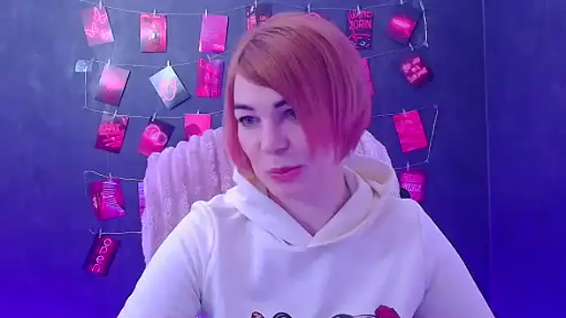 Snapshot of CuttieEmma chatting on March 29, 2026, 11:32 am CuttieEmma online show from March 29, 2026, 11:32 am