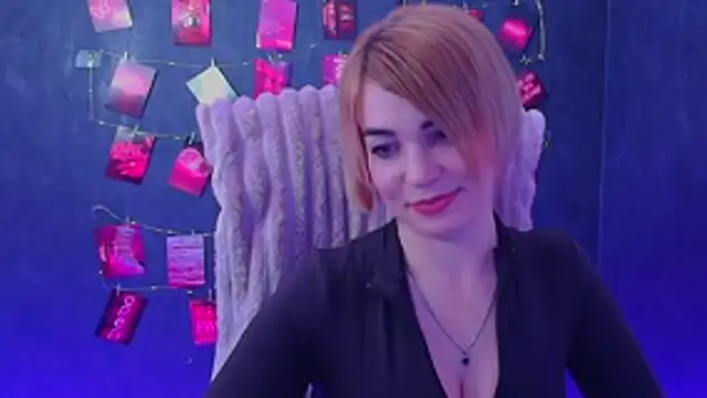 Snapshot of CuttieEmma chatting on April 10, 2026, 6:12 pm CuttieEmma online show from April 10, 2026, 6:12 pm