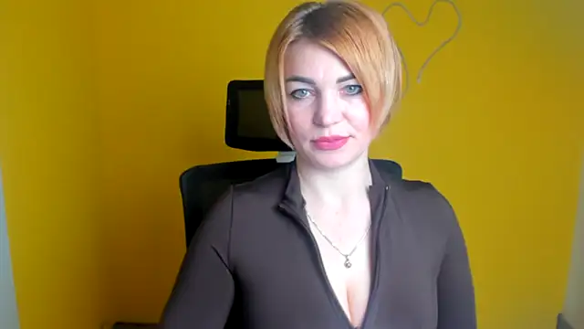 Snapshot of CuttieEmma chatting on April 24, 2026, 11:56 am CuttieEmma online show from April 24, 2026, 11:56 am